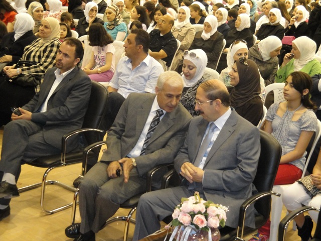 حفل توزيع الجلاءات للصف السابع للعام الدراسي 2010-2011 